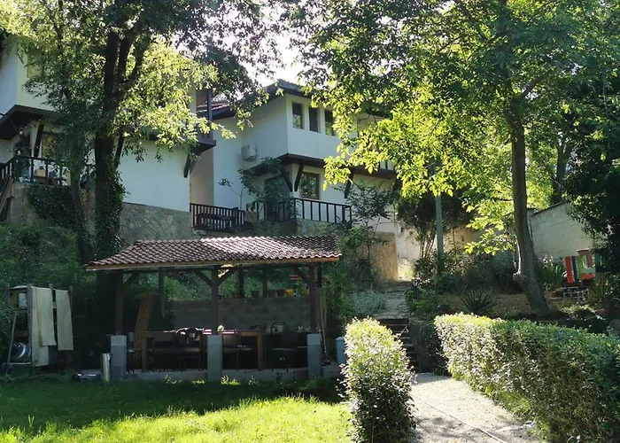 къща за гости Satori Bor,