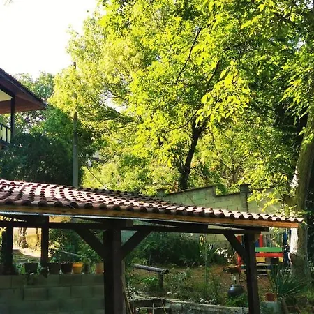 Maison d'hôtes къща за гости Bor, *